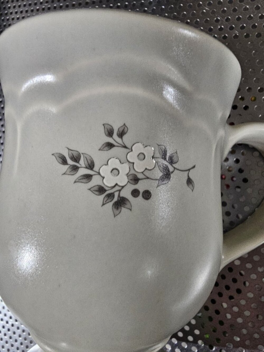 PFALTZGRAFF Retired 1984 Vintage HEIRLOOM Pedestal Stoneware Coffee Mug Floral - Picture 2 of 5